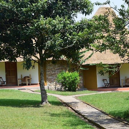 Kibale Guest Cottages Fort Portal Dış mekan fotoğraf